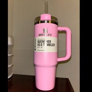 New sizzling pink Stanley 30 oz Quencher H2.0 tumbler